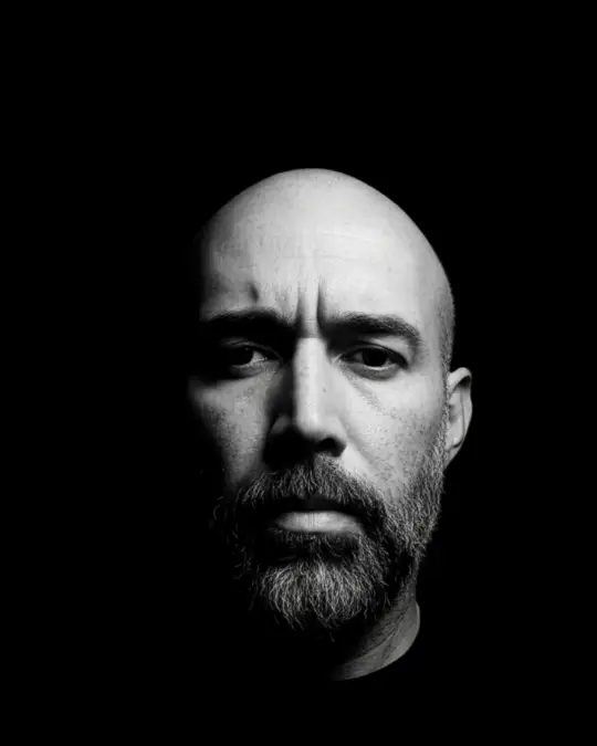 Olman, Baterista de la banda Simon Dice Rock.